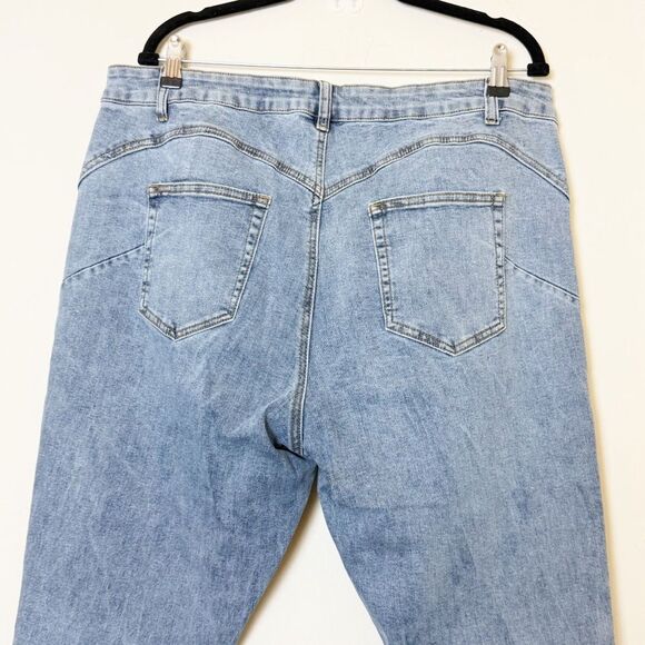 City Chic Harley Mid-Rise Ankle Grazer Jeans | Size 20 | Light Wash | NWOT - Picture 5 of 13